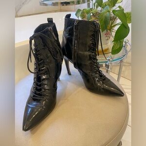 Sam Edelman Frania black patent lace up bootie size 9